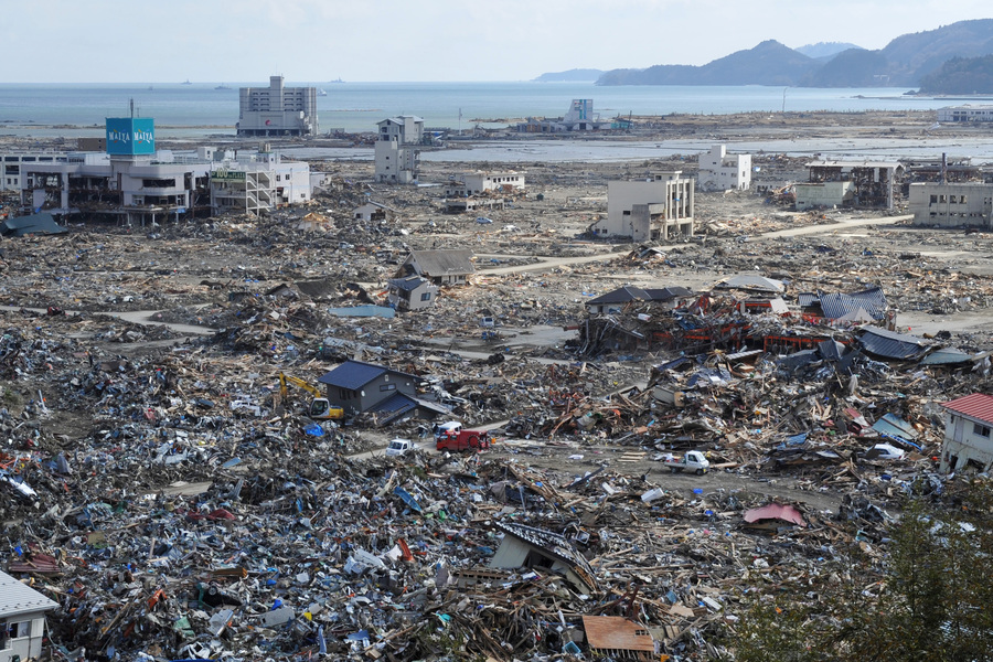東日本大震災、あの頃と今：日本経済新聞