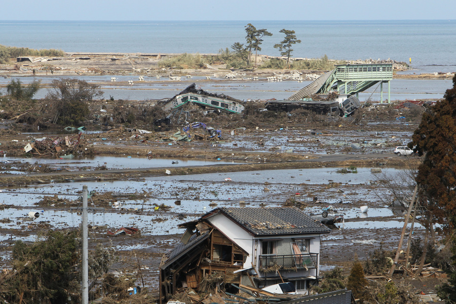 東日本大震災 あの頃と今 日本経済新聞